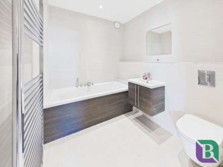 Sandy Court, Woburn Sands, Image 14