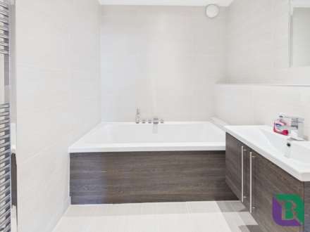 Sandy Court, Woburn Sands, Image 16