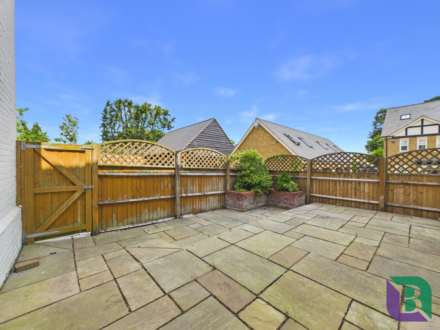 Sandy Court, Woburn Sands, Image 17