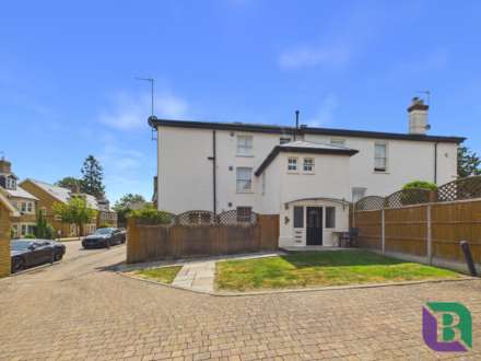 Sandy Court, Woburn Sands, Image 2