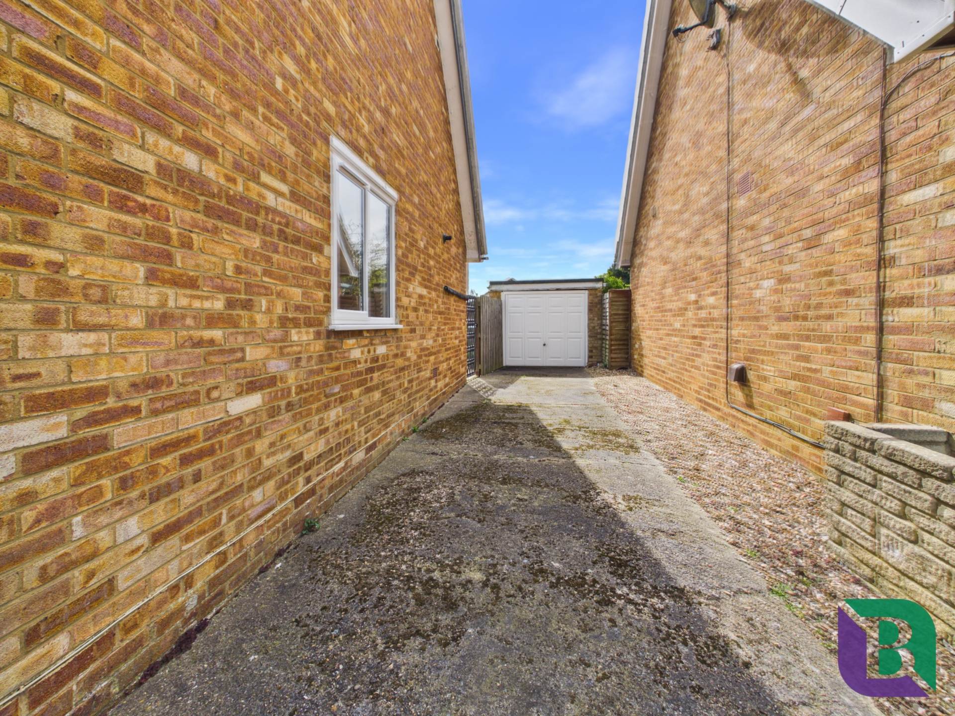 Yew Tree Close, Newton Longville, Image 17