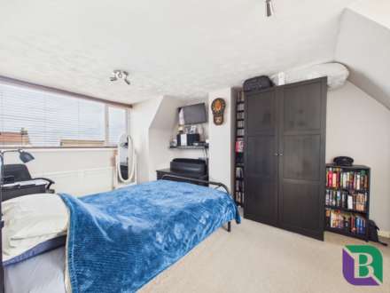 Yew Tree Close, Newton Longville, Image 10