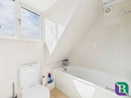 Yew Tree Close, Newton Longville, Image 11