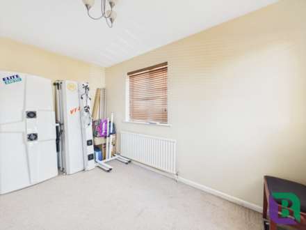 Yew Tree Close, Newton Longville, Image 8