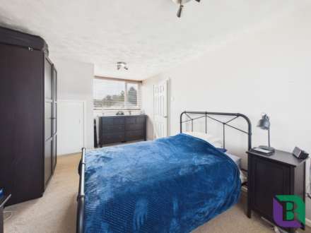 Yew Tree Close, Newton Longville, Image 9