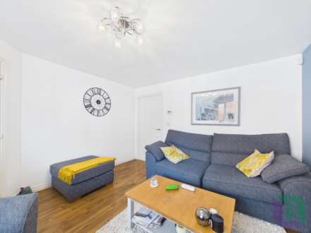 Drayhorse Crescent, Milton Keynes, Image 5