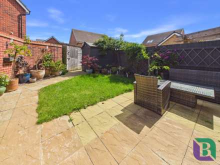 Ellynore Close, Brooklands, Image 20
