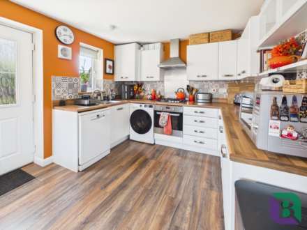Ellynore Close, Brooklands, Image 8