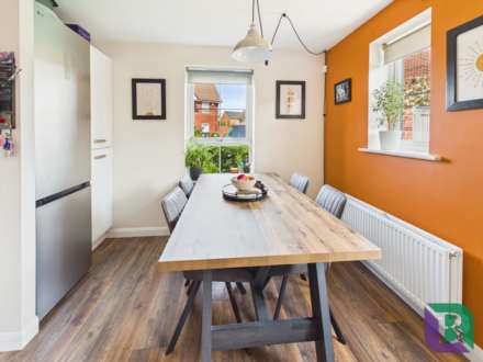 Ellynore Close, Brooklands, Image 9