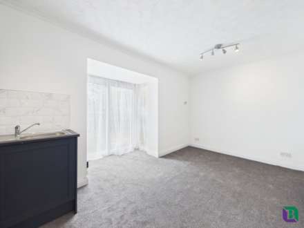 Boxberry Gardens, Milton Keynes, Image 3