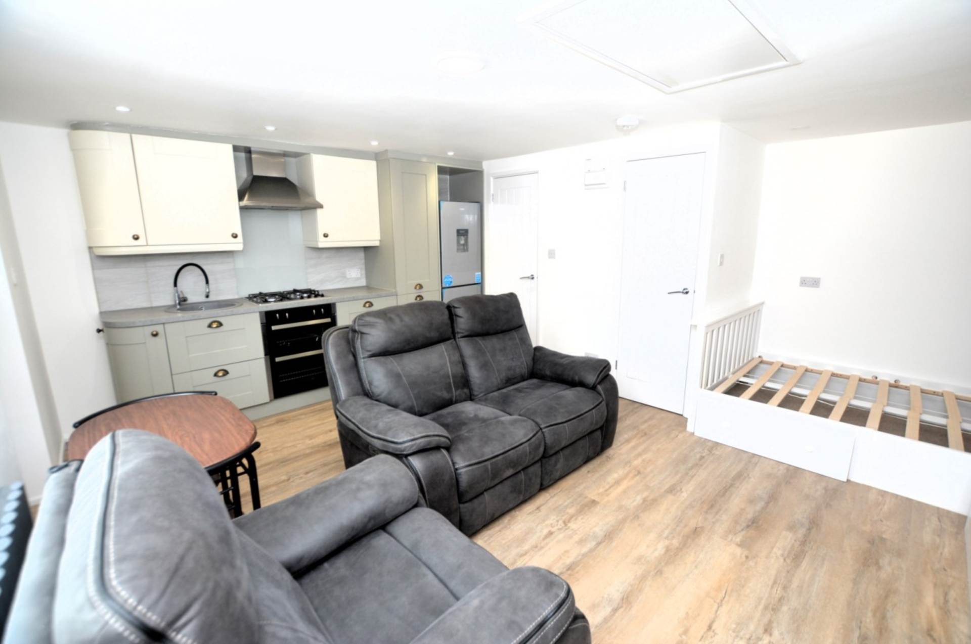 Belsize Avenue, Springfield, Image 3