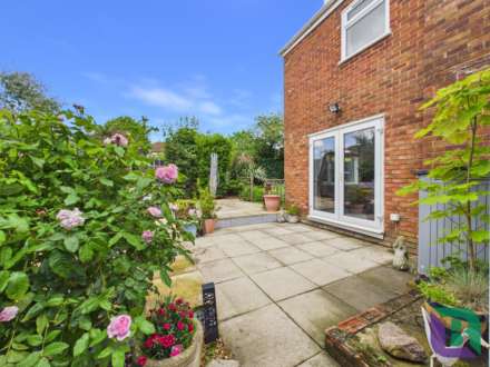 Vandyke Close, Woburn Sands, Image 2