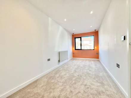 Tantun Dean, Emerson Valley, Image 9