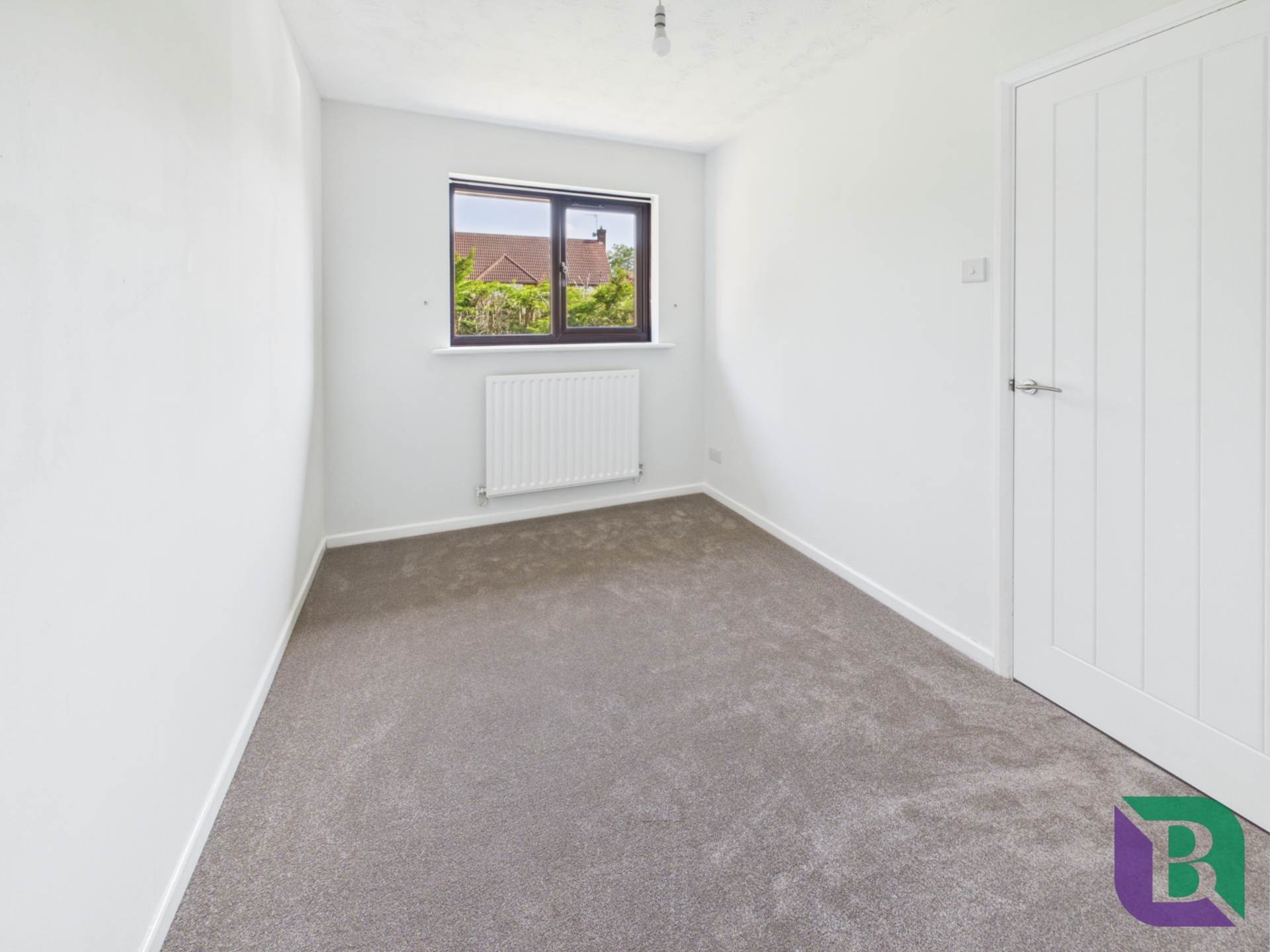 Boxberry Gardens, Walnut Tree, Image 9