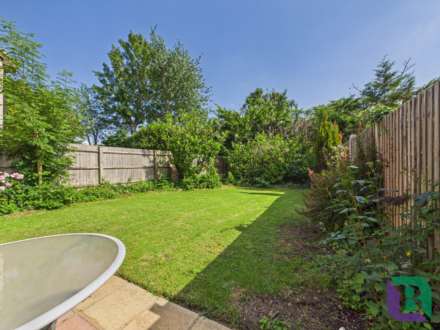 Boxberry Gardens, Walnut Tree, Image 12