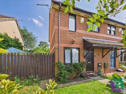 Boxberry Gardens, Walnut Tree, Image 15