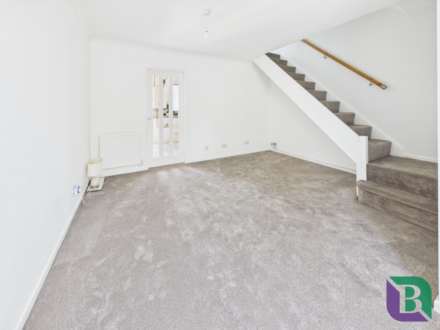 Boxberry Gardens, Walnut Tree, Image 4