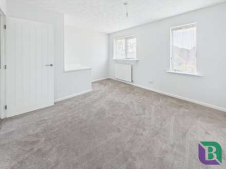 Boxberry Gardens, Walnut Tree, Image 7