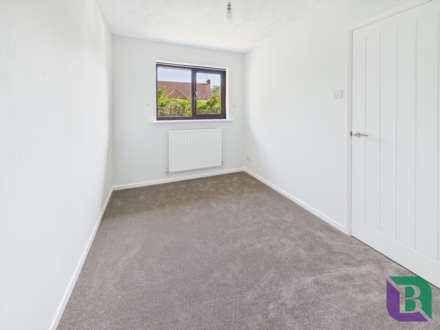 Boxberry Gardens, Walnut Tree, Image 9
