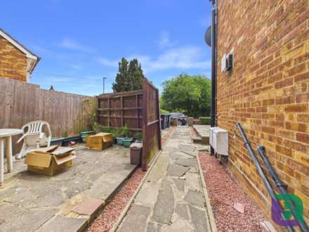 Gerrards Close, Oakwood, Image 4