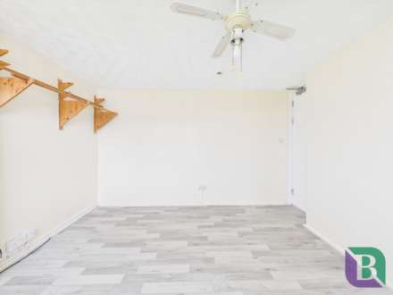Millard Close, Bedford, Image 16