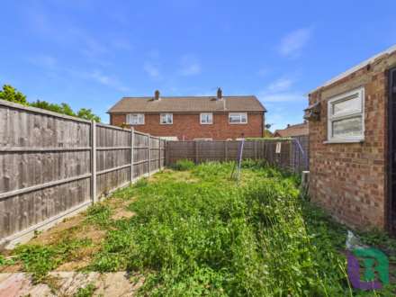 Millard Close, Bedford, Image 20
