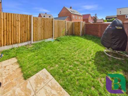 Mercia Road, Great Denham, Image 4
