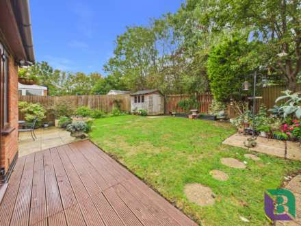 Hindemith Gardens, Old Farm Park, Image 20