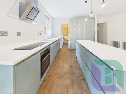 Daneswood, Aspley Heath, Image 5