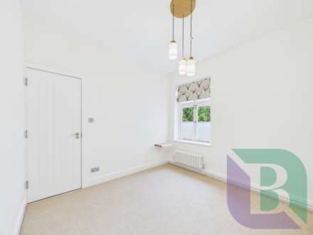 Daneswood, Aspley Heath, Image 9
