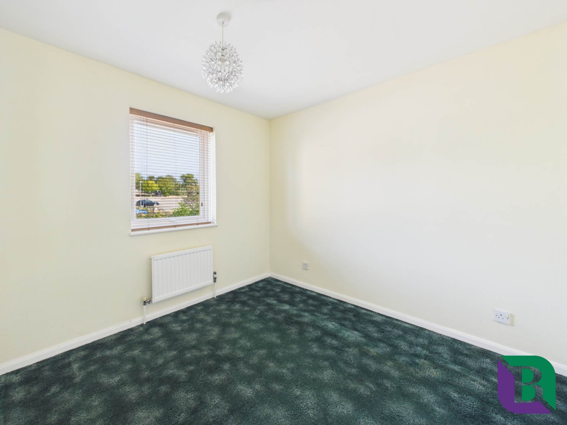 Hucklebury Close, Walnut Tree, Image 11
