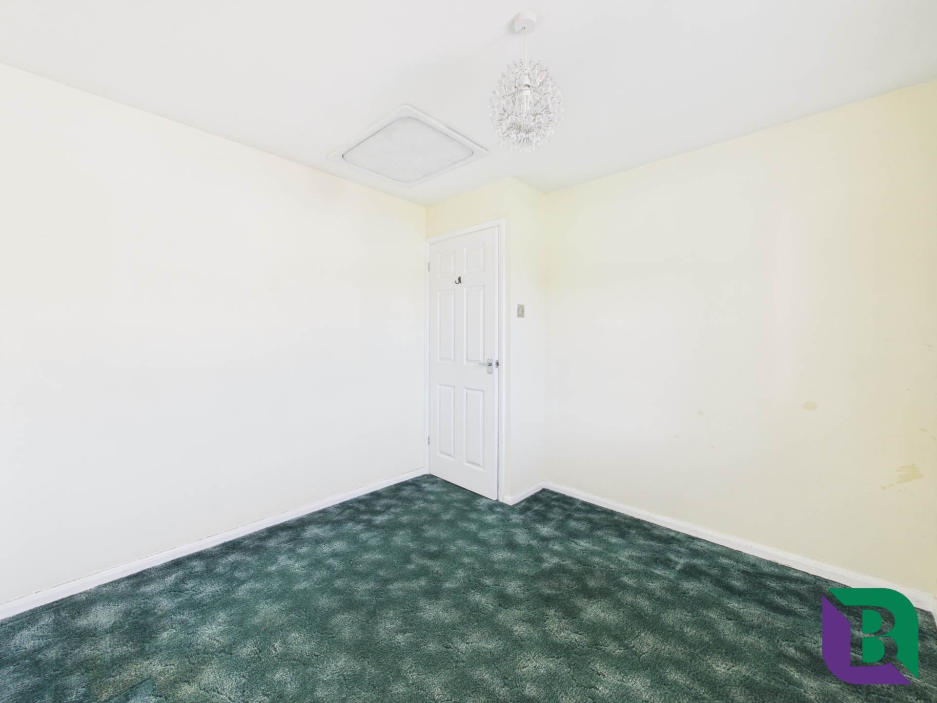 Hucklebury Close, Walnut Tree, Image 12