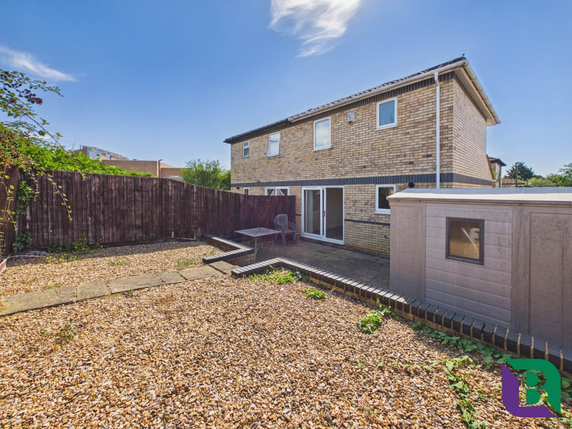 Hucklebury Close, Walnut Tree, Image 13