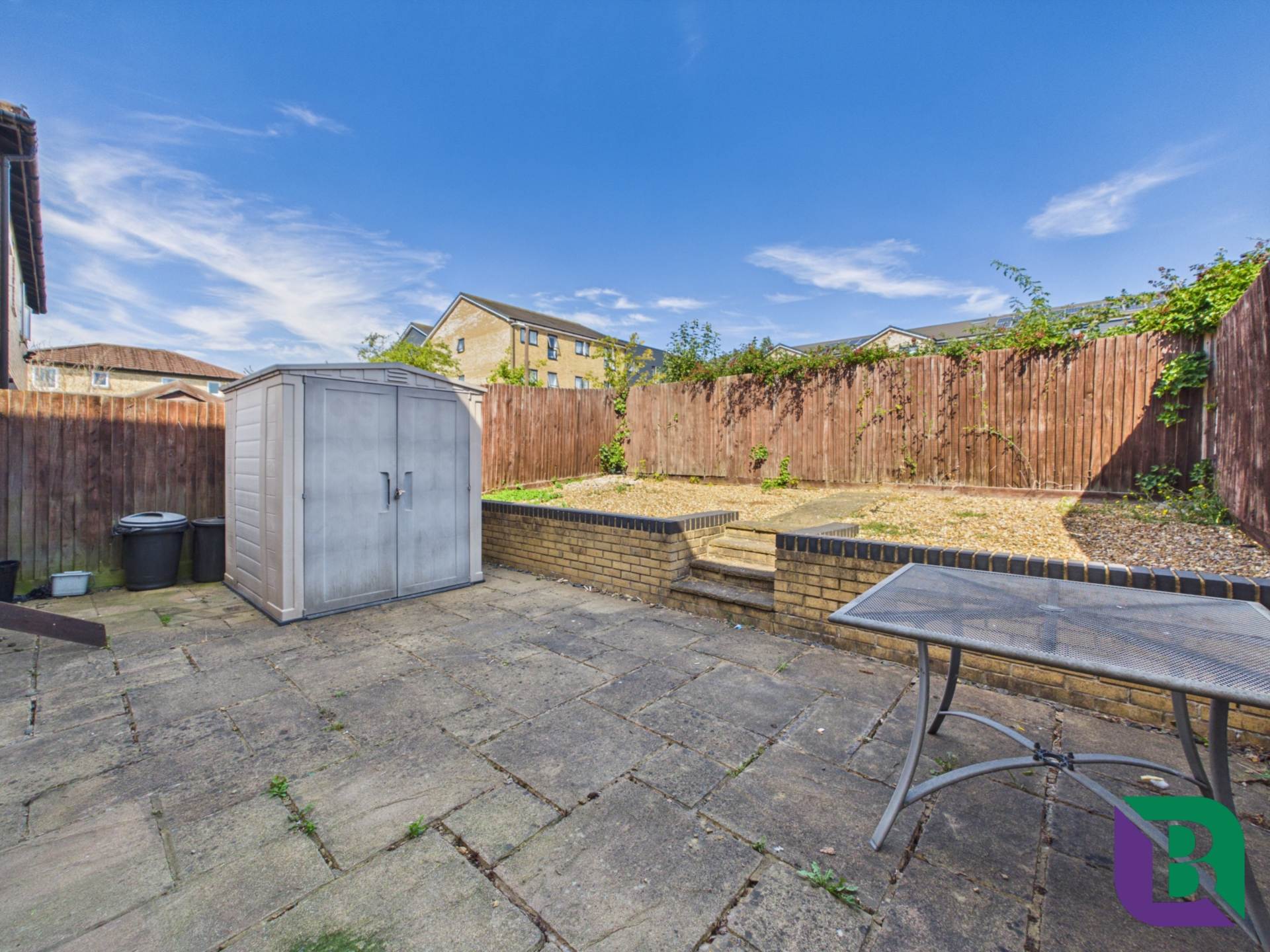 Hucklebury Close, Walnut Tree, Image 14
