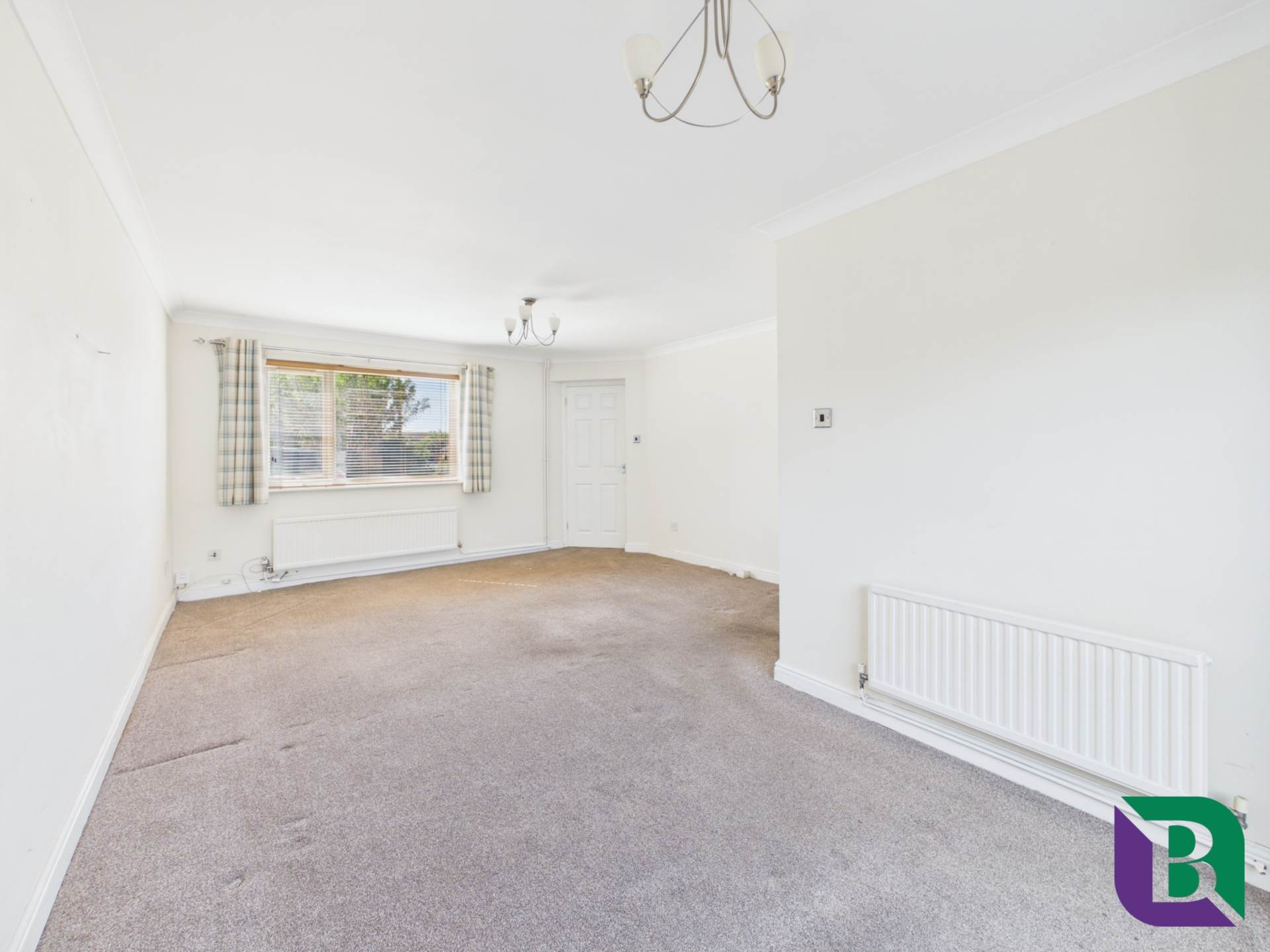 Hucklebury Close, Walnut Tree, Image 3