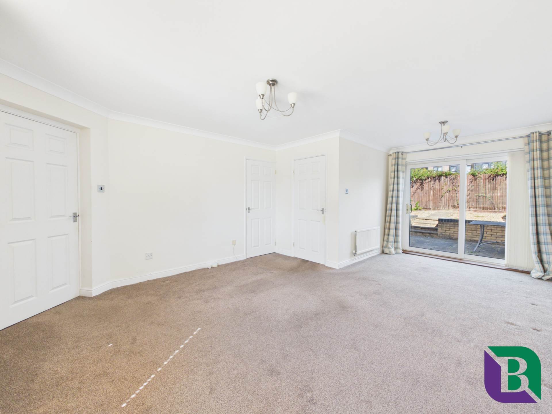 Hucklebury Close, Walnut Tree, Image 5