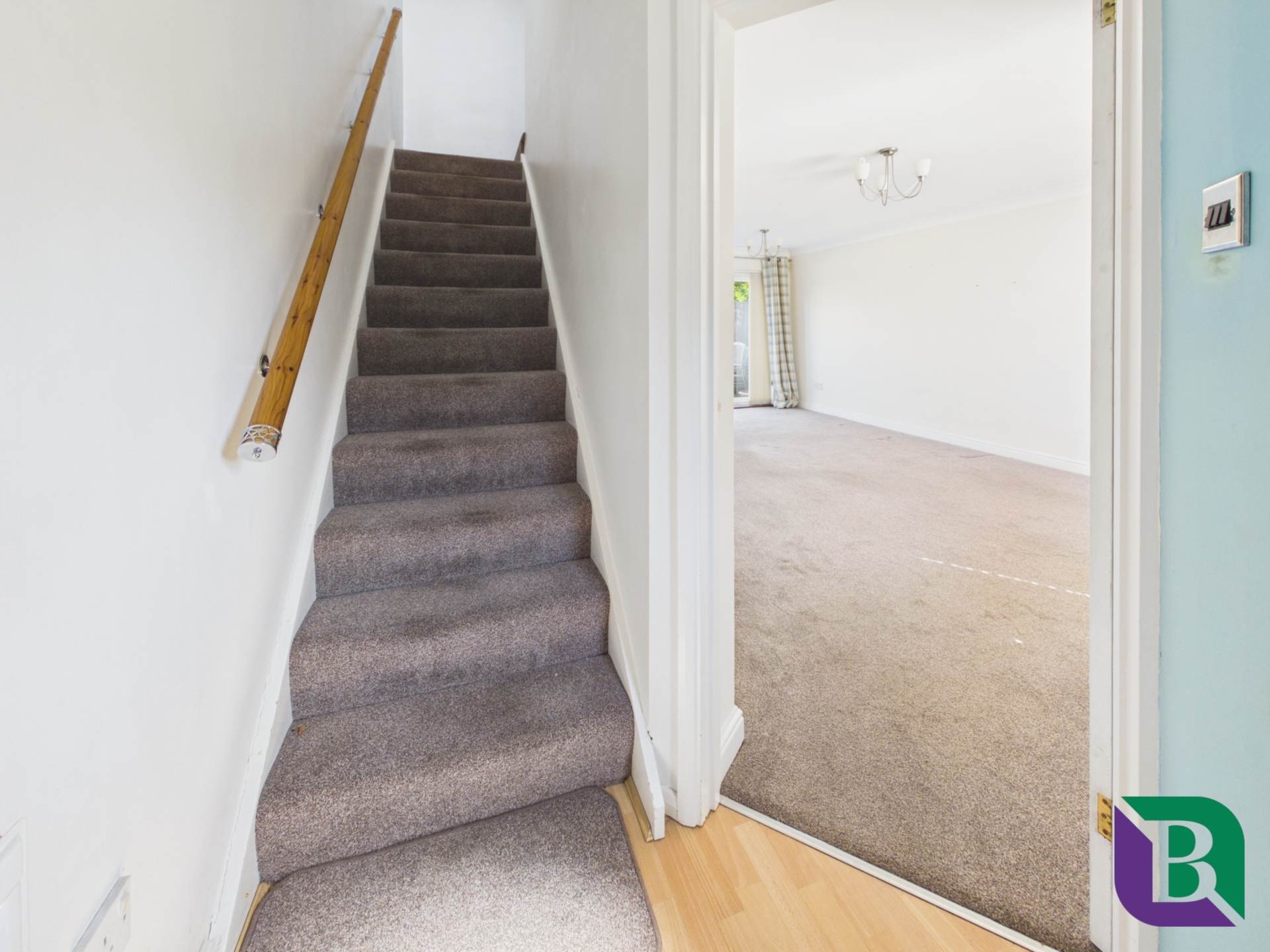Hucklebury Close, Walnut Tree, Image 6