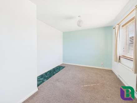 Hucklebury Close, Walnut Tree, Image 7