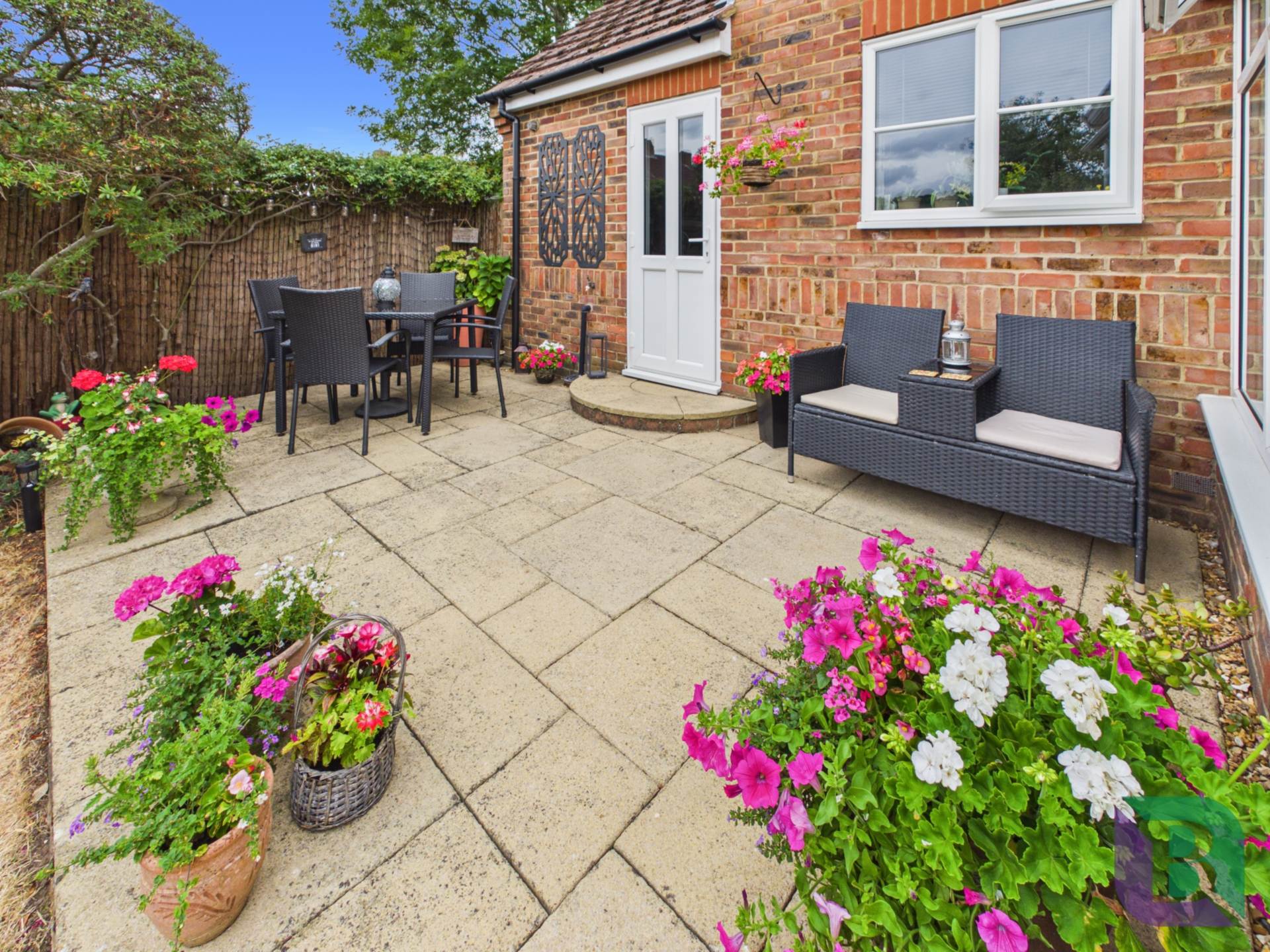 Salford Road, Milton Keynes, Image 17