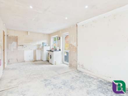 Atherstone Court, Two Mile Ash, Image 2