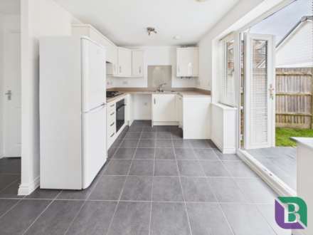Drayhorse Crescent, Woburn Sands, Image 8