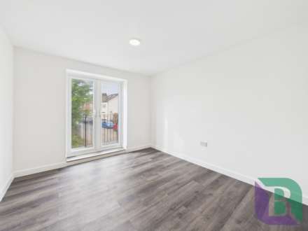 Aylesbury Street, Bletchley, Image 9