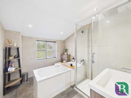 Russell Street, Woburn Sands, Image 17