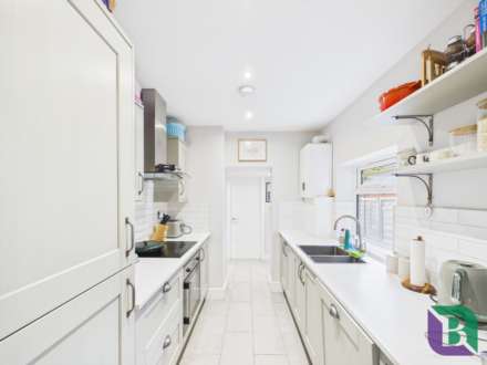 Russell Street, Woburn Sands, Image 4