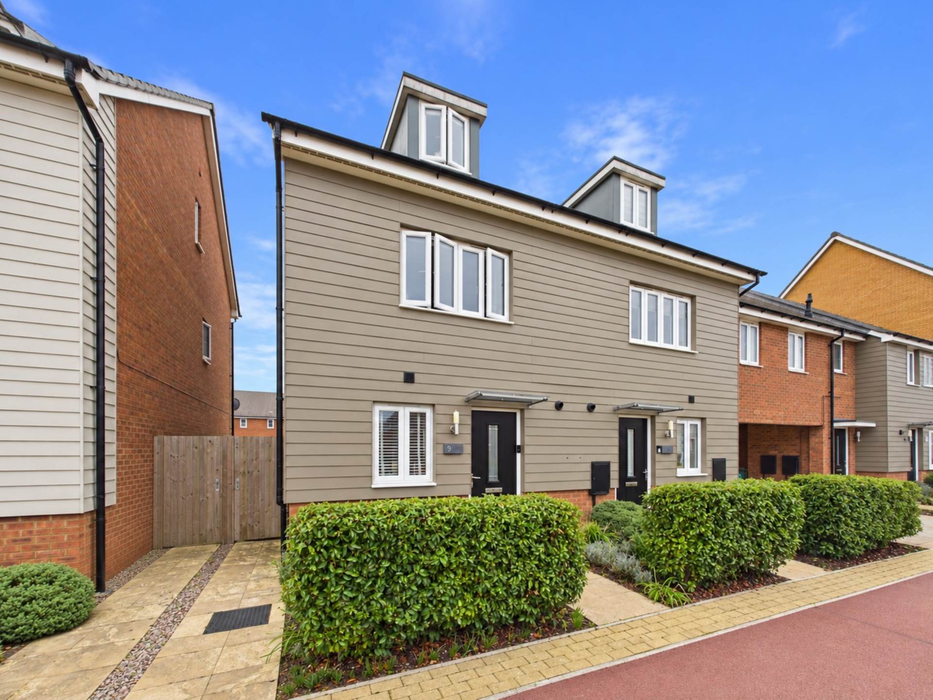 Kitchener Drive, Eaton Leys, Image 1