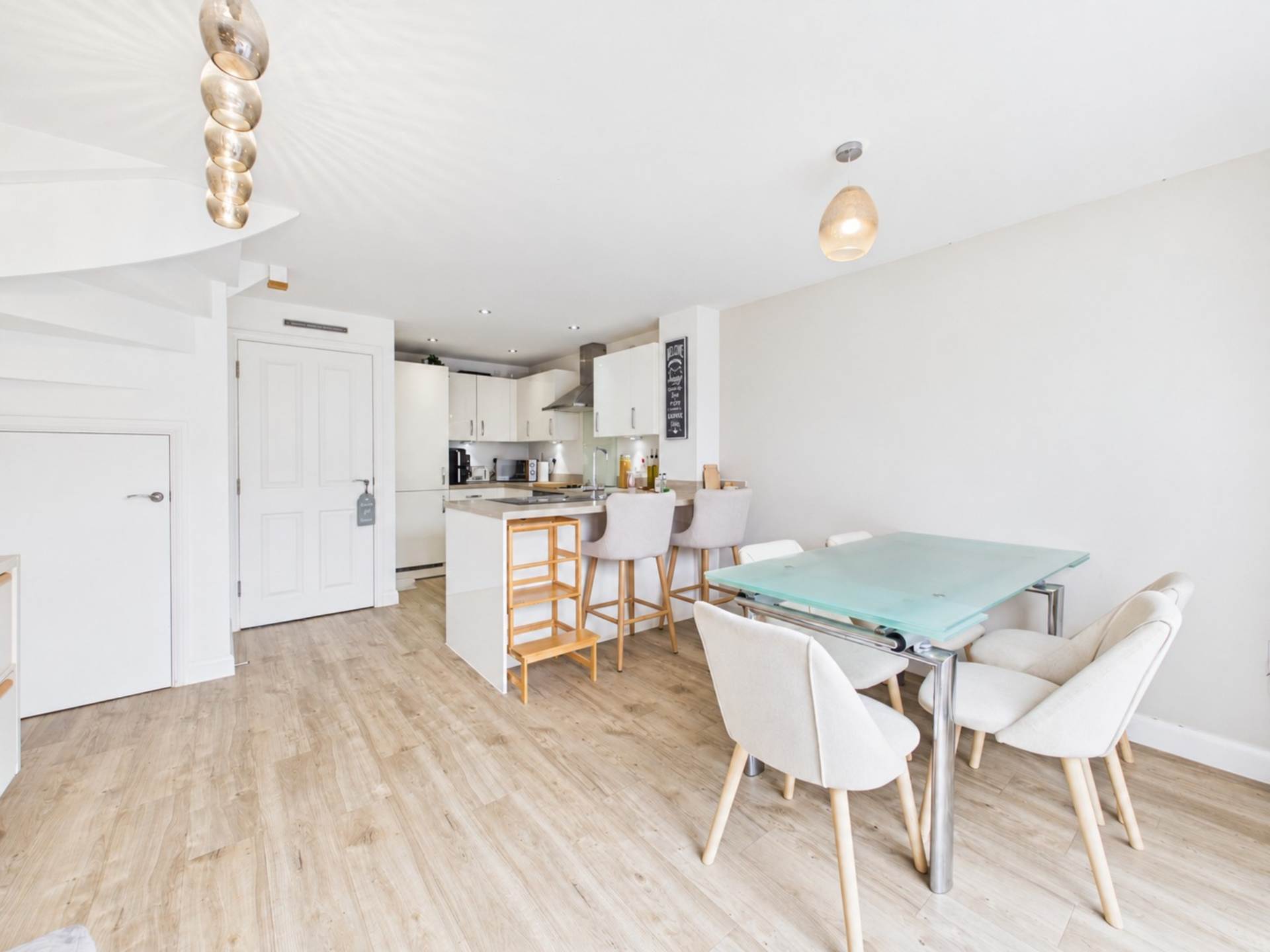 Kitchener Drive, Eaton Leys, Image 4