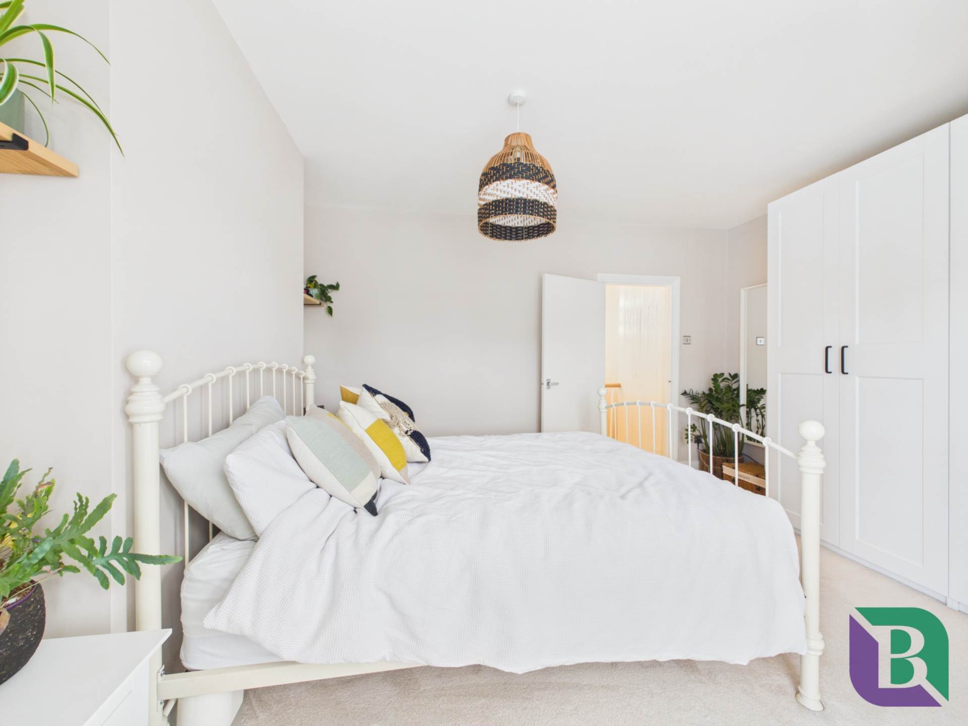 Russell Street, Woburn Sands, Image 11
