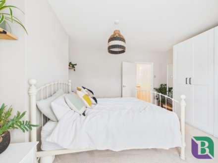 Russell Street, Woburn Sands, Image 11