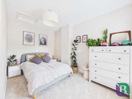 Russell Street, Woburn Sands, Image 12