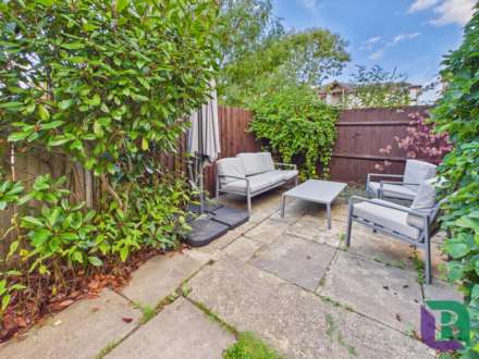 Russell Street, Woburn Sands, Image 18